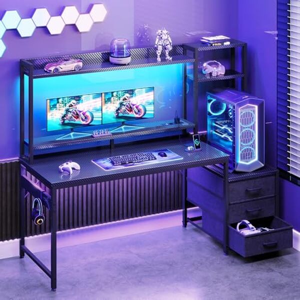 Découvrez le bureau gamer Coleshome : un meuble alliant design LED époustouflant et solutions de rangement efficaces pour un espace optimisé et tendance.