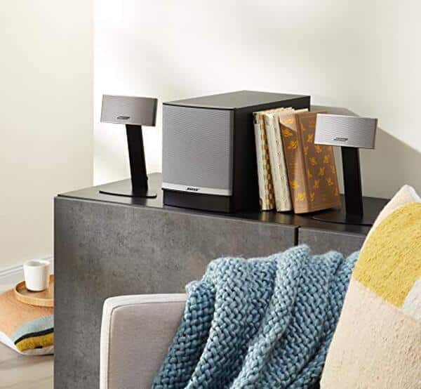 Découvrez notre test détaillé du système d'enceintes Bose Companion 50 : performance audio, qualité sonore et caractéristiques principales analysées.